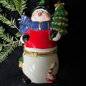 Greenbrier Porcelain Hinged Trinket Box, Snowman with Tree & Lantern.